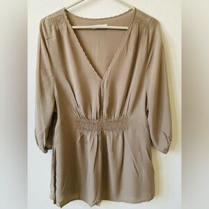 EUC Old Navy beige, V-neck, long-sleeved blouse. S